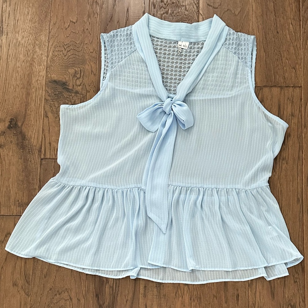 Elle light blue sleeveless peplum blouse size large